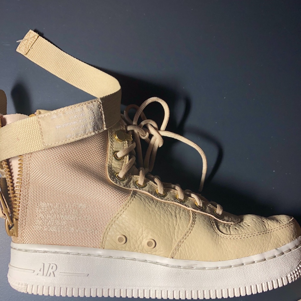 Nike Womens Air Force 1 Hi Top